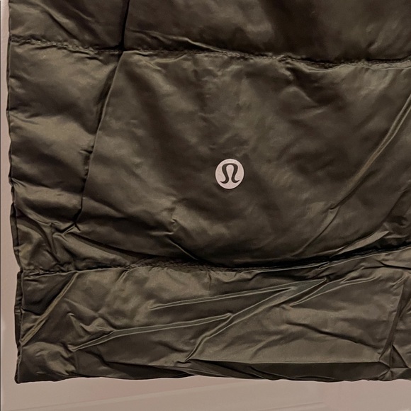 Lululemon dark Green Puffer Vest - 6 - Picture 3 of 6